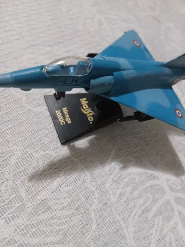 Avião - miniatura do Jornal Extra - Mirage 2000C