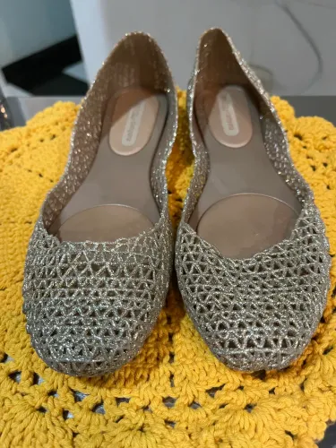 Sapatilha Melissa Campana cor dourada com glitter numero 38