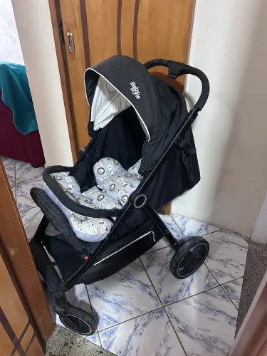 carrinho de bebê