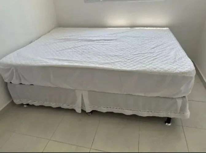 Vendo cama casal box, colchão superpcket pro saúde, semi novo, da ortobom