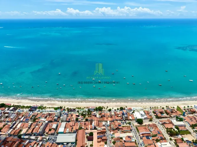 Alagoas com pousada à venda em Maragogi. A 50 metros do mar