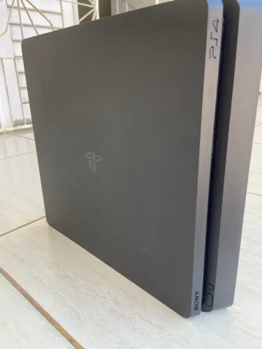 PlayStation 4 Slim 1TB Sony + 2 Controles Originais PS4