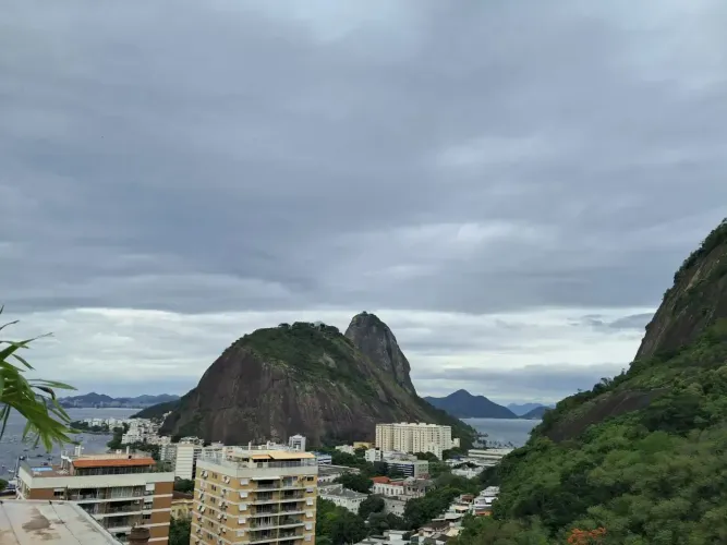 Apartamento de Luxo na Nova Urca: Vista Deslumbrante para a Baía de Guanabara!