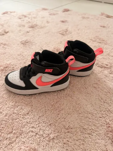 Tênis Nike 25