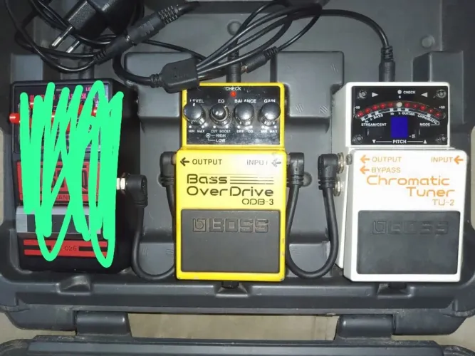 Kit de pedais BOSS para contrabaixo