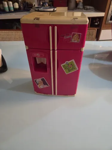 Mini geladeira barbie