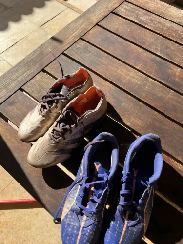 Chuteiras de campo - puma ultra e adidas predator