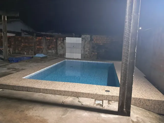 Vendo casa no muca, perto de tudo 