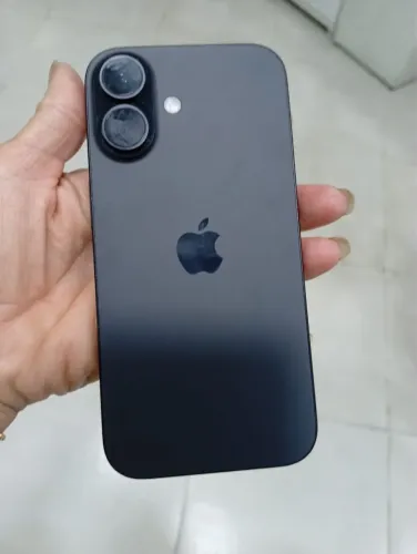Vendo iphone 16, com 128gb. Muito novo !!!