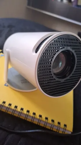 Mini Projetor Portátil HD Wi-Fi | HDMI | USB | Imagem Grande | Excelente Estado