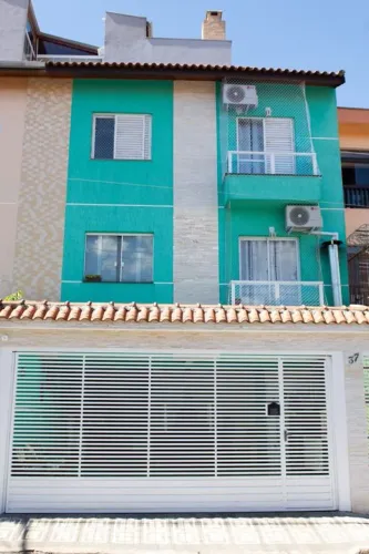 Casa com 2 Quarto(s) e 3 banheiro(s) para Alugar, 300 m² por R$ 6000 / Mês