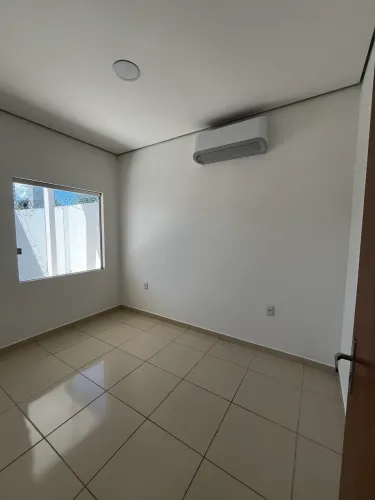 Alugo casa perfeita em Flores/cidade nova