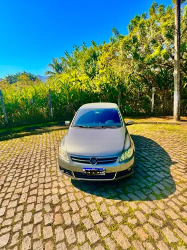 Volkswagen Gol Geração IV Titan 1.0 8V Total Flex Mec. 4P 2011