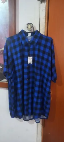 Camisa quadriculada azul marinho