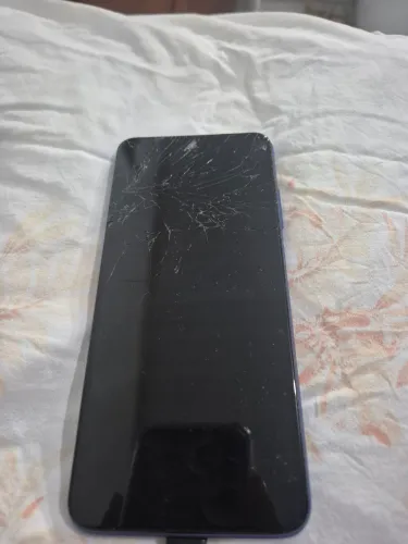 Celular quebrado