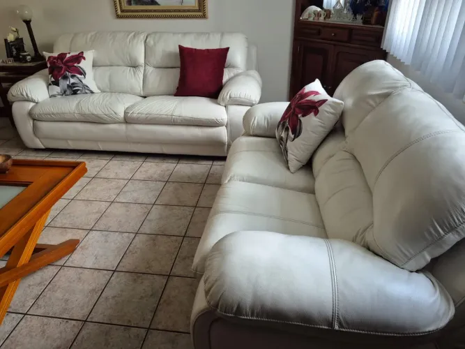 Conjunto sofá couro legítimo 