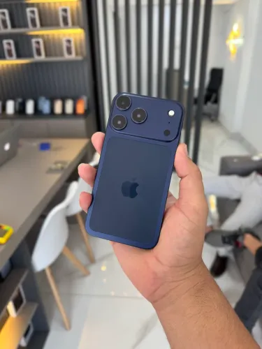 iPhone XR ADAPTADO PARA 17 PRO AZUL