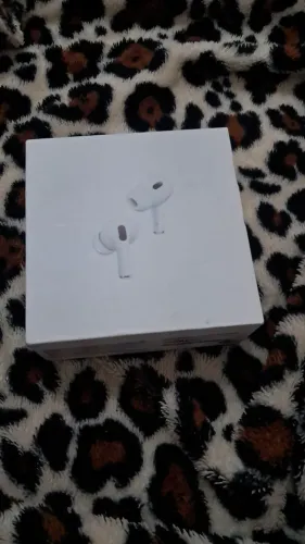 AirPods Pro 2ª Geração (Estojo USB-C) - Seminovo na Caixa