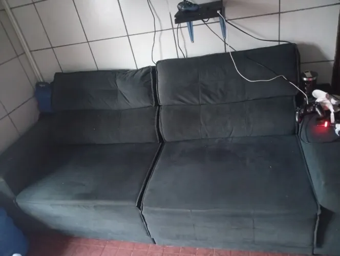 vendo sofá cama na cor verde em bom estado