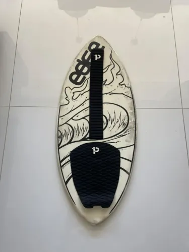 Prancha Skimboard Branca com desenhos Pretos Usada + Deck Prime