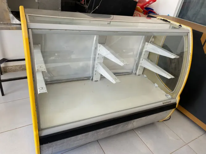 Balcão expositor Neutro ( não gela e nem esquenta)