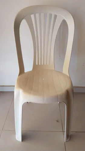 Cadeiras e Mesas plásticas!