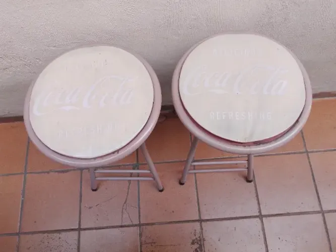 Banquetas em Ferro dobráveis Coca Cola 