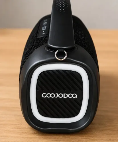 Caixa de som Bluetooth portátil estilo bombox. Junto com microfone sem fio e carregador.