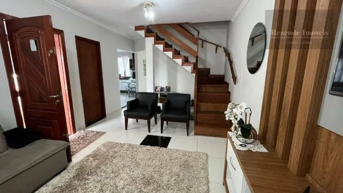 Sobrado com 3 dormitórios à venda, 134 m² por R$ 580.000,00 - Fazendinha - Curitiba/PR