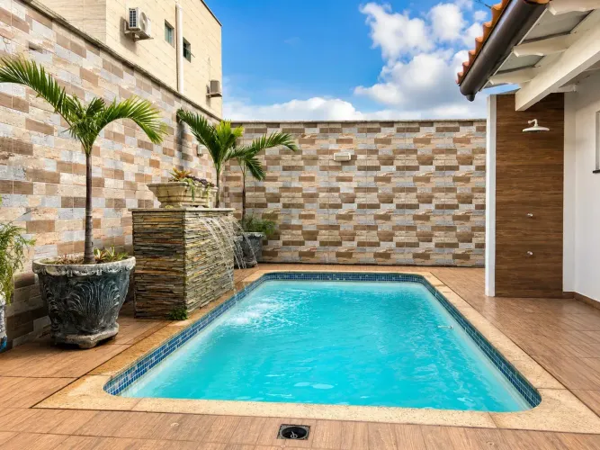 Casa para venda possui 235 metros quadrados com 5 quartos