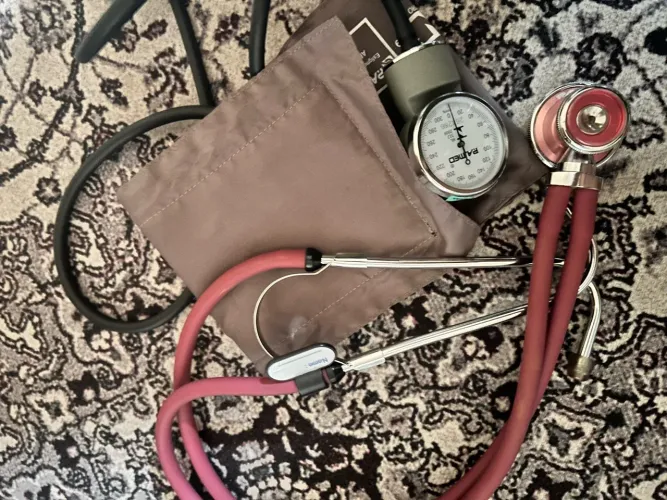Kit Aparelho de Pressão P.A.MED + Estetoscópio Rappaport