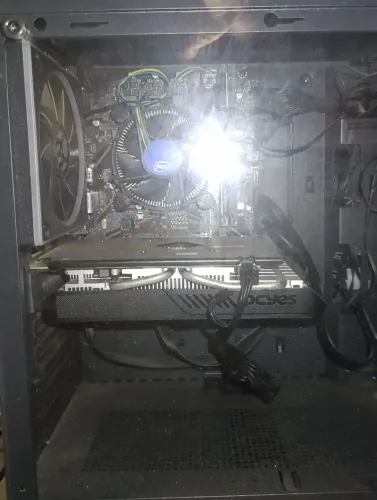 Pc gamer, Intel i5 10400f, Rx 580, 20gb ram (16gb, 4gb), 860gb armazenamento