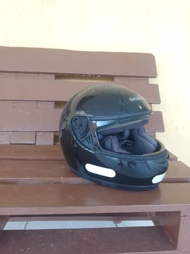 Capacete em bom estado quebra galho Tamanho 58 