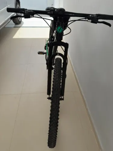 Bicicleta GTS M1 aro 29 + acessórios - capacete, bag e cadeado