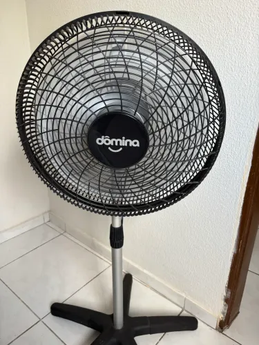 Ventilador Domina em perfeito estado de funcionamento