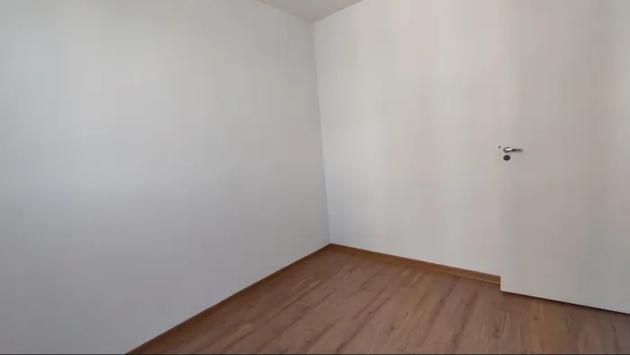ALUGA-SE APARTAMENTO, EXCELENTE LOCALIZAÇÃO.