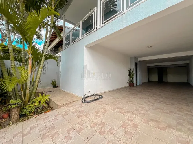 Belíssima Casa a Venda no Itapoã por R$1.499.000,00
