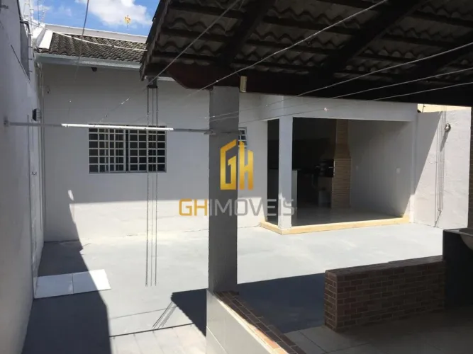 Casa com 4 quartos sendo 2 suítes localizada no Moinho dos Ventos