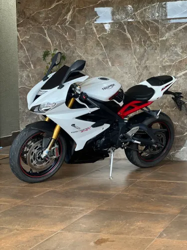 Daytona 675r 2016/16