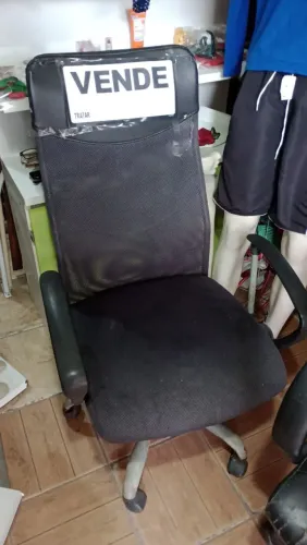 CADEIRA ESCRITORIO com rodinhas: R$ 130,00