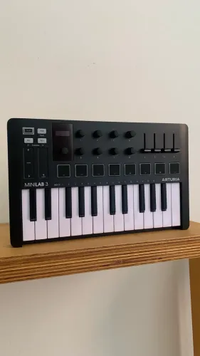 Controlador Midi Arturia Minilab MK3