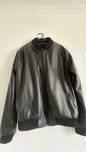 Blusa Bomber masculino preto com punho