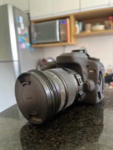 Câmera DSLR Canon 80D somente corpo usada (Leia a Descrição)