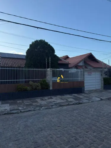 Casa com 3 dormitórios à venda, 249 m² por R$ 850.000,00 - Sandra Cavalcante - Campina Gra