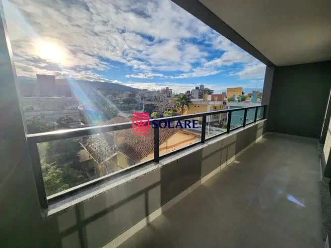 Excelente oportunidade a poucos metros do mar de Bombas