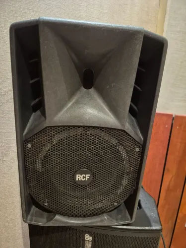 Caixa RCF art710 mkII
