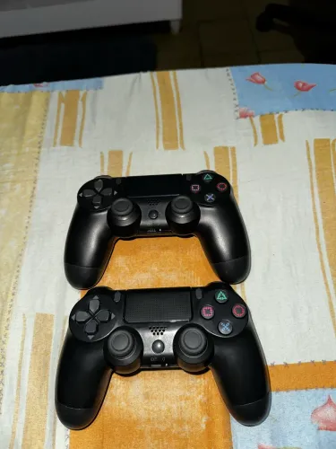 Controles de PS4 (similar)