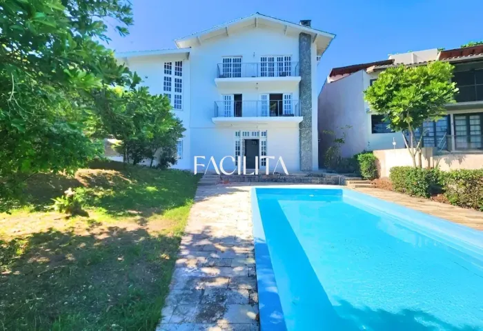 Casa com 5 quartos no bairro Itaguaçu, Florianópolis.