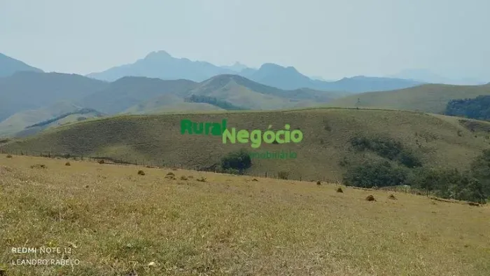 TERRENO COM BOA TOPOGRAFIA E VISTA DOS MARINS EM PIQUETE-SP