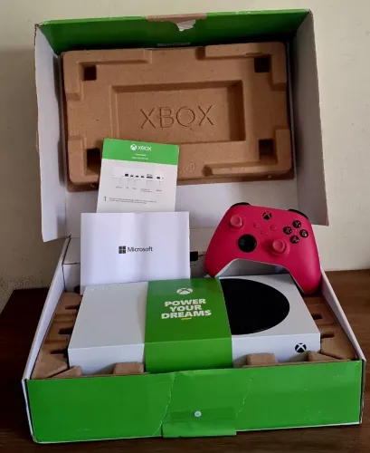 Vendo Xbox Series S em excelente estado 